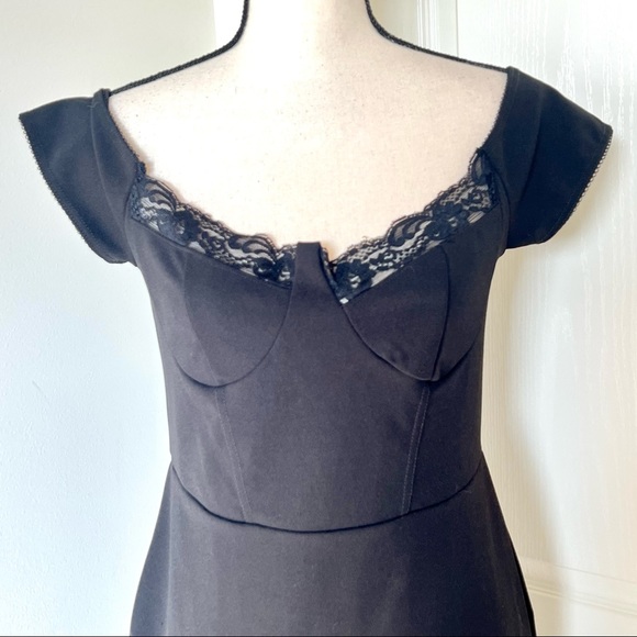 NWT NASTY GAL Black Lace Detail Bodycon Mini Dress—SZ. 10 - Picture 2 of 10